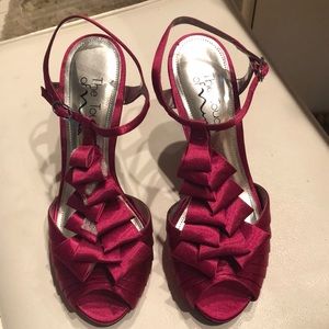 Raspberry color shoes (like magenta), size 6-1/2, never worn!